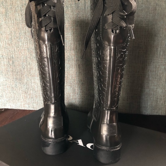 Coach size 5B black rain boots with tie back - Picture 5 of 9